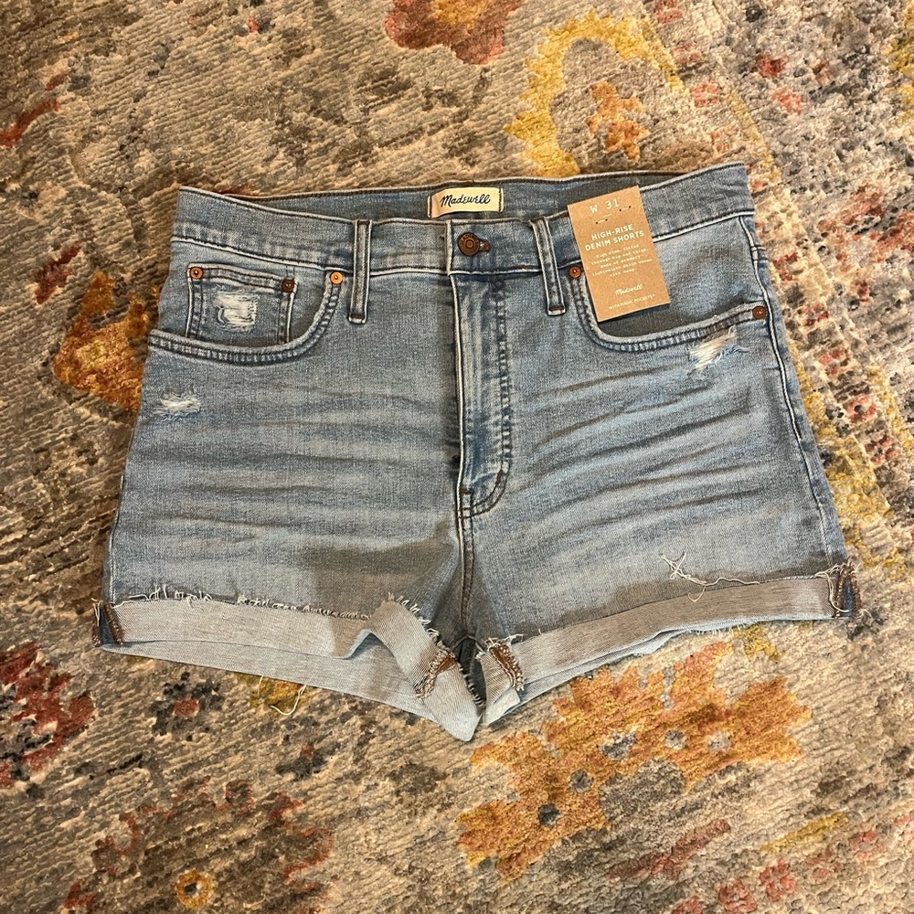 Madewell high-rise denim shorts!!